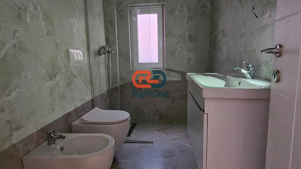 Prane Qendres, Shitet Apartament 2+1 Perfekt Per Investim!!