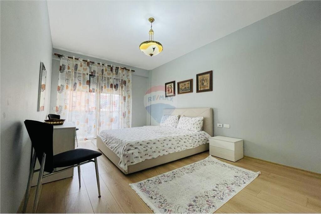 Apartament 2+1 me qira te Fusha e Aviacionit!