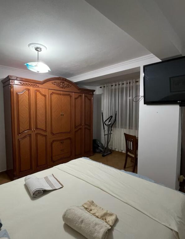 Jepet Me Qera Apartament 2+1+1 Ballkon
