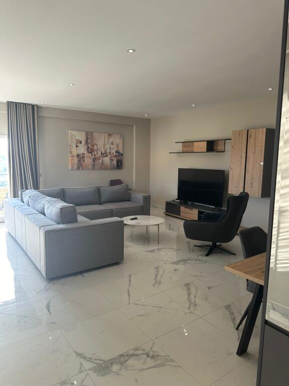 3+1 in affitto Lakeland Residence
