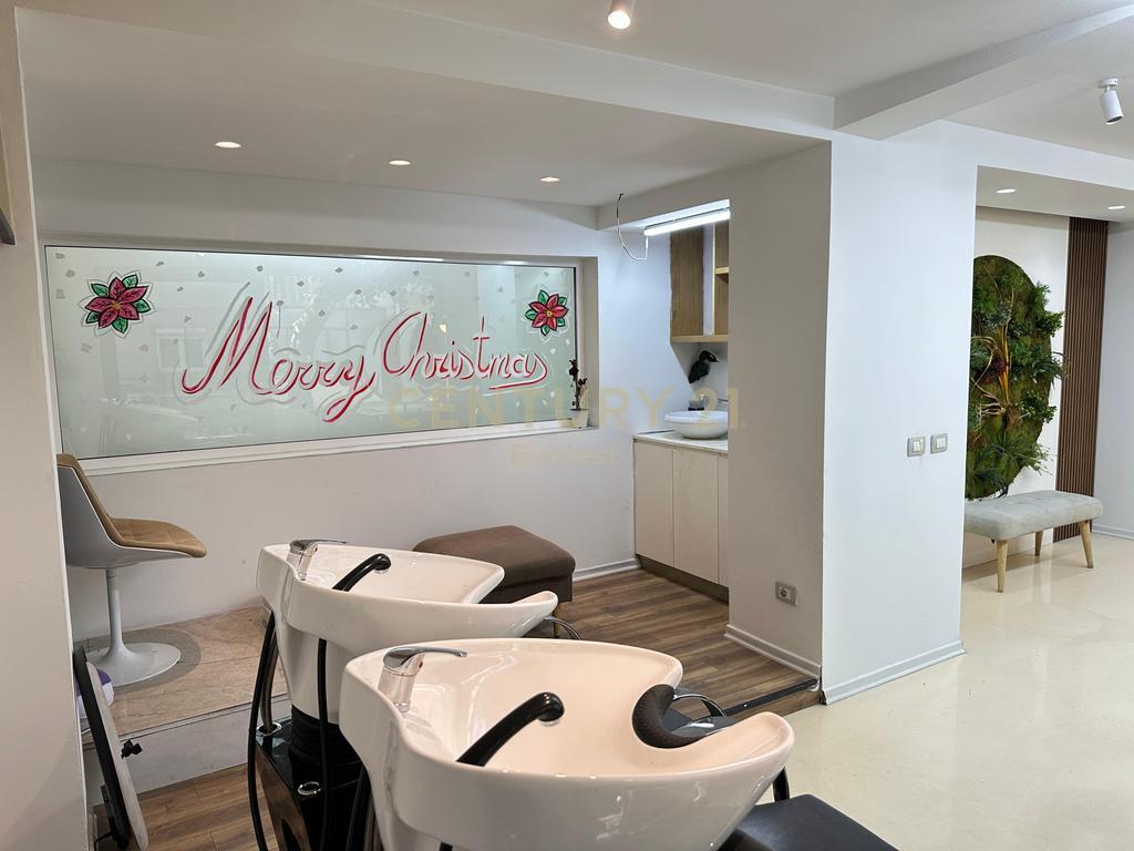 COMMERCIAL SPACE FOR RENT – Myslym Shyri Street