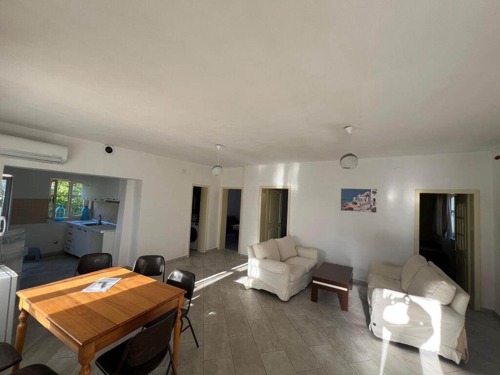 Jepet me qira apartament 3+1 Qytet Studenti