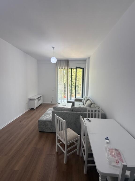 Jepet me qera Apartament 1+1 tek Varri i Bamit