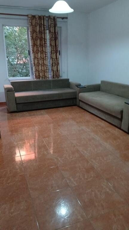 Apartament me qera 2+1