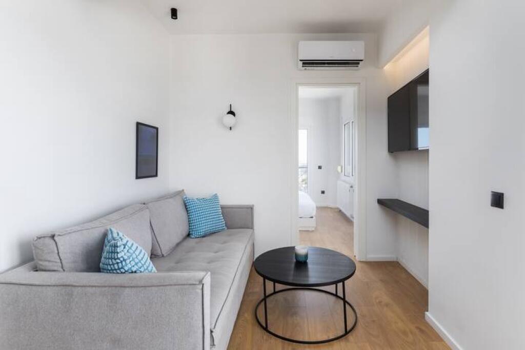 Apartament me qera 1+1 tek Stacioni i Trenit (ID B2101247) Tirane