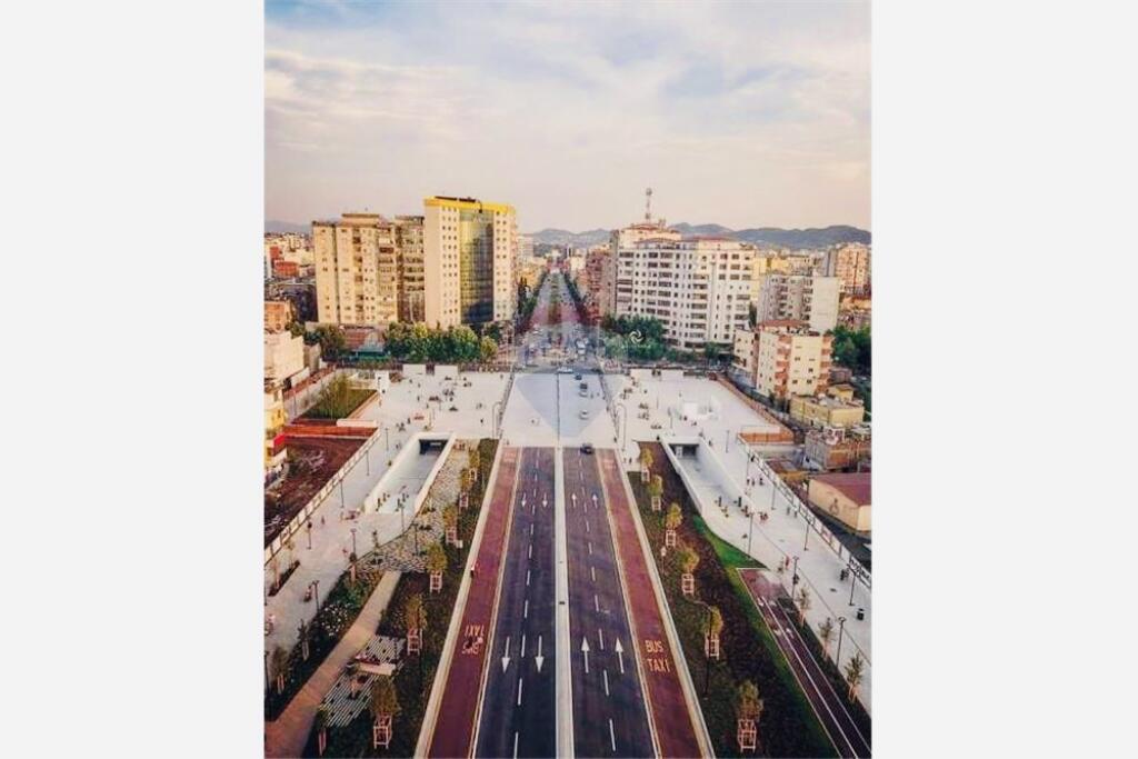 Apartament 2+1 ne shitje prane Bulevardit te Ri!!