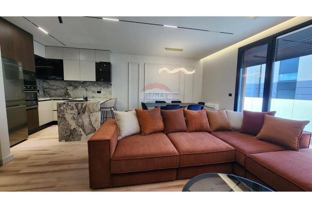 APARTAMENT 2+1+2 PER QIRA PRANE TEG