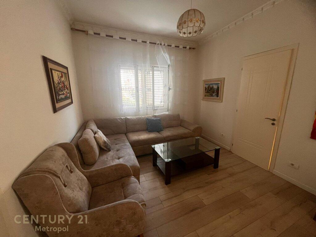 LEDA (Metropol121472) Apartament 2+1 per Qira ne kat Vile, Rruga e Kavajës