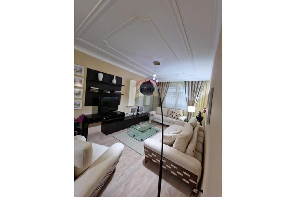 Apartment 1+1 for rent at Perlat Rexhepi Street !