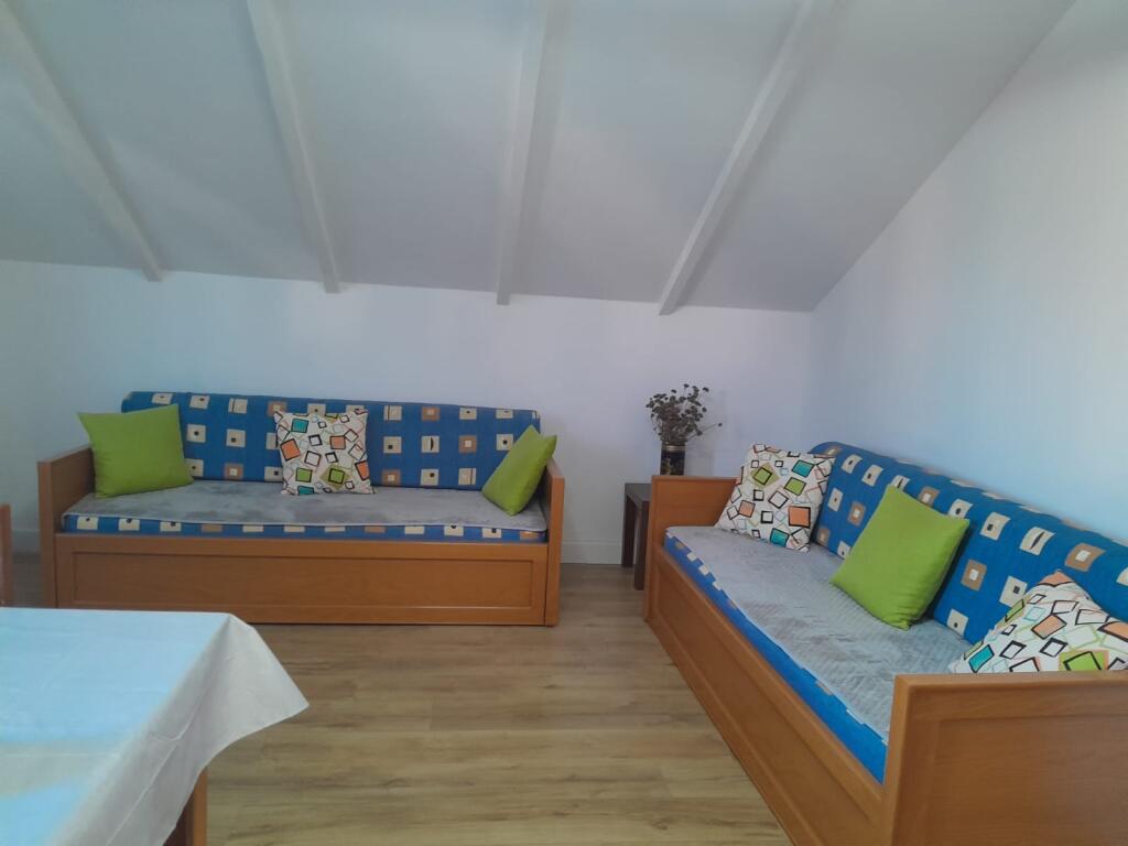 APARTAMENT 1+1. 32000 LEKE.UNIVERSITETI I MJEKSISE