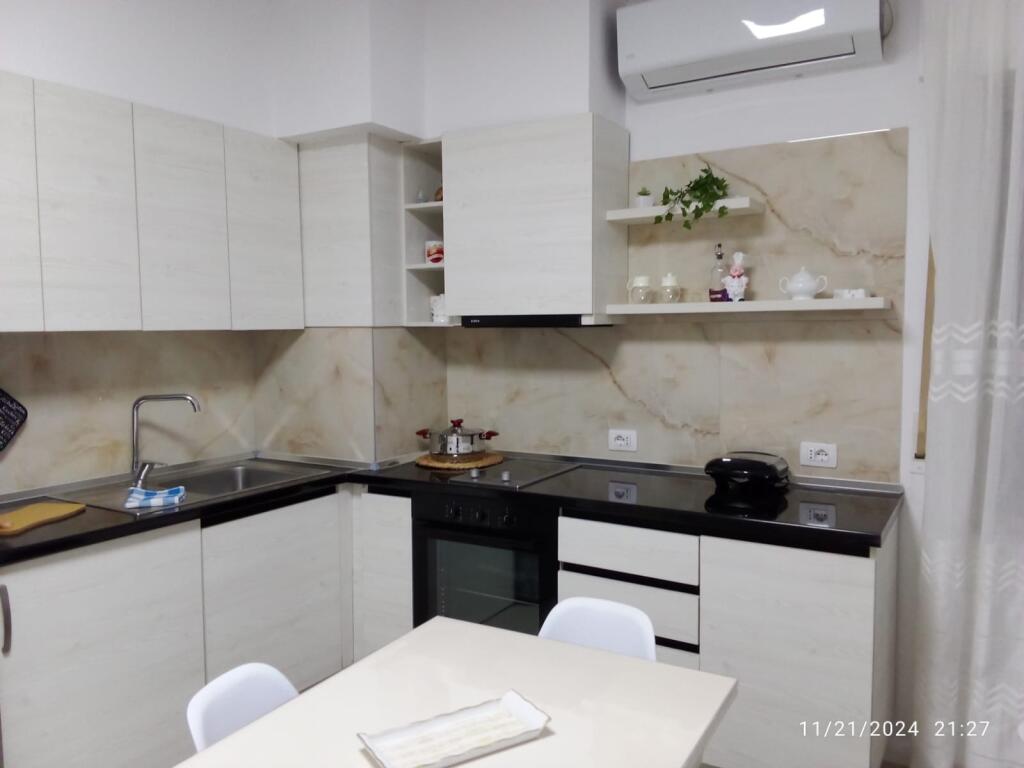 Rr Bogdaneve,jepet me qira garzionere! 500 Euro