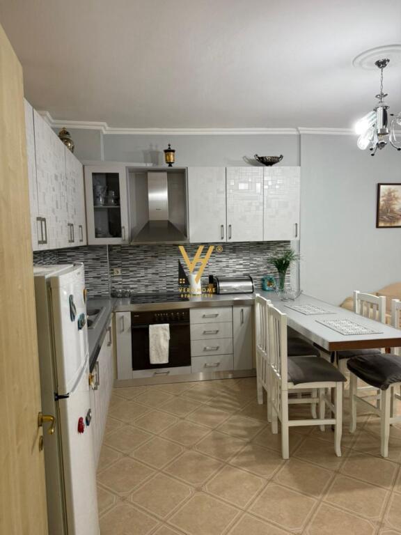 JEPET APARTAMENT 2+1+ BLK ME QERA TE VILA L, ASTIR 550 EURO