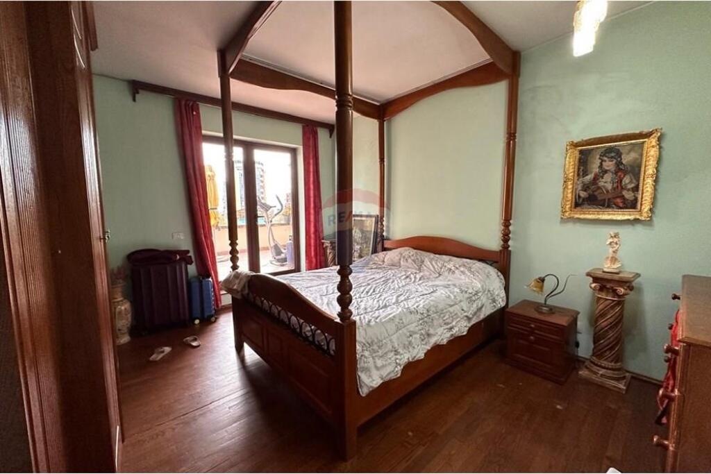 Jepet me qira Apartament 2+1+2 tualete+ Verande