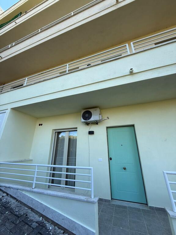 Shitet super apartament 1+1 plus depo dhe parkim