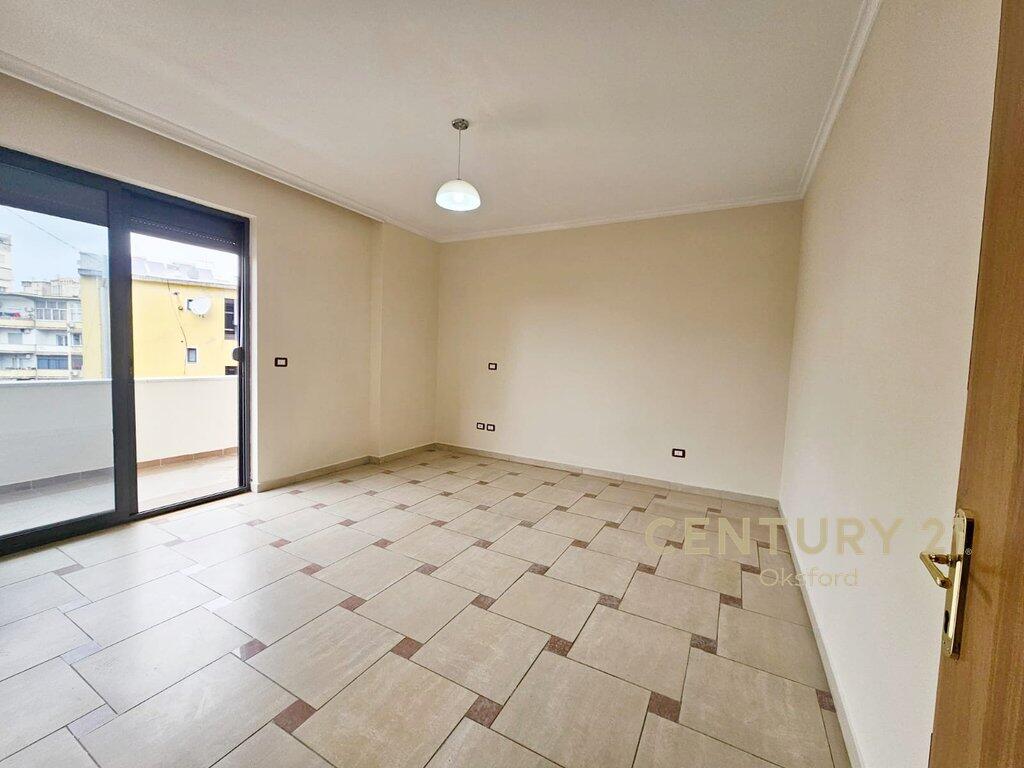 Locale per uffici in affitto – Centro di Tirana, dietro Eye of Tirana