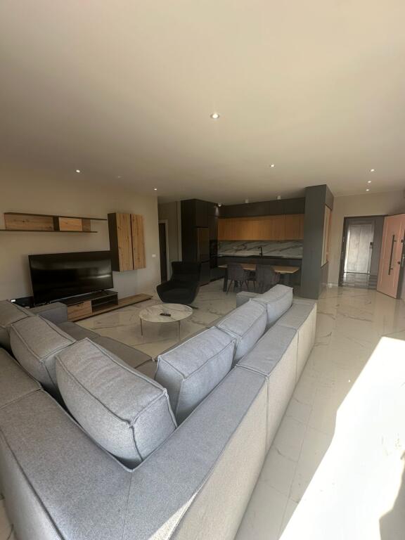 3+1 in affitto Lakeland Residence