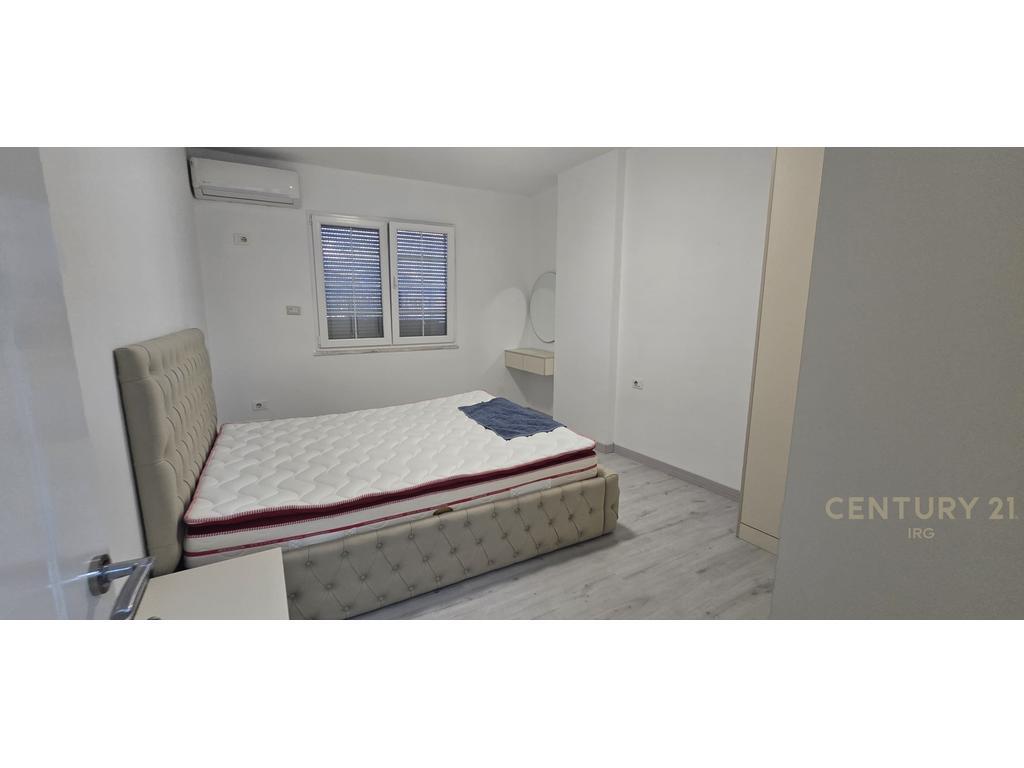 Apartament 2+1 për Qira – I Investuar në Unazën e Re, Astir