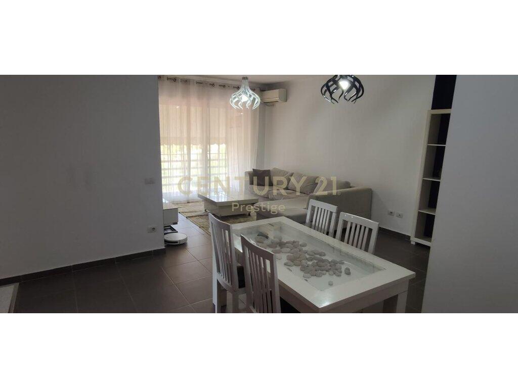 APARTAMENT 2+1+2 ME QIRA, PRANE QYTET STUDENTIT, TIRANE!