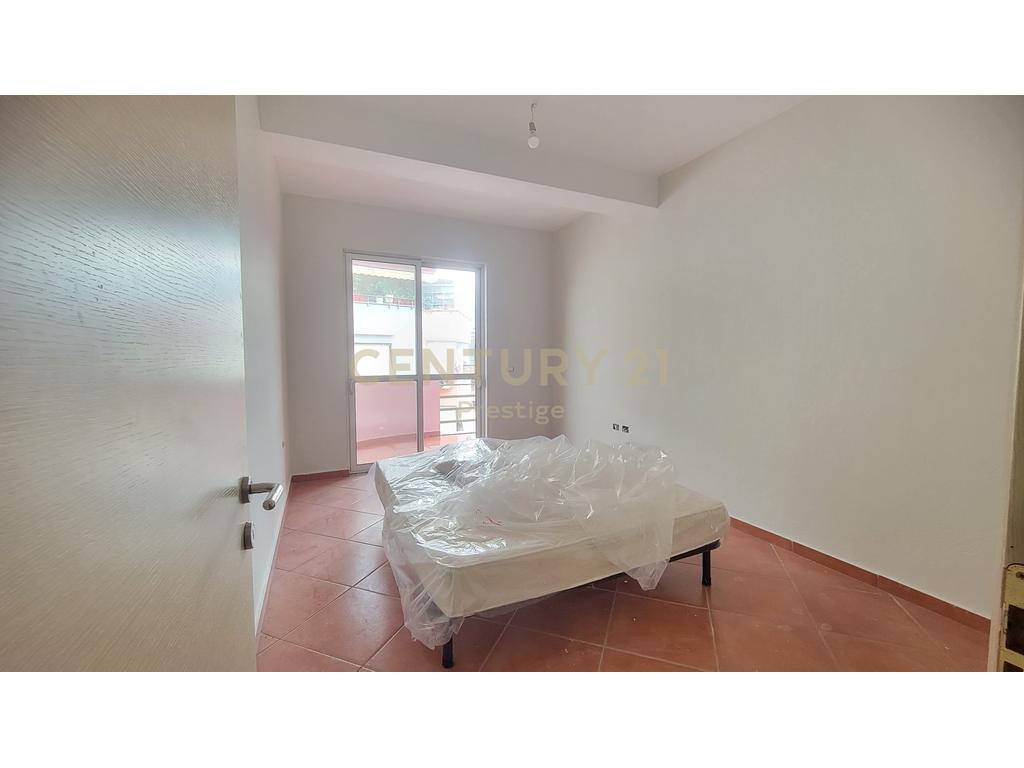 Apartament 3+1+2 me Qira – Pranë Shkollës së Baletit, Tiranë