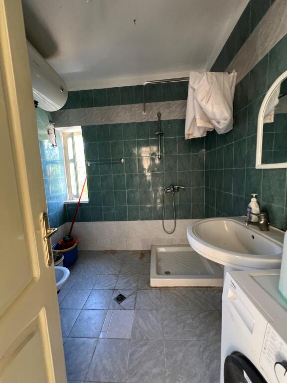 Jepet me qira apartament 3+1 Qytet Studenti