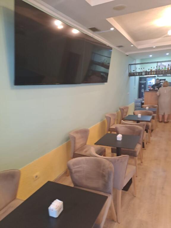 Negozio in vendita 65 m2 presso il Comune di Parigi, via Bilal Golemi