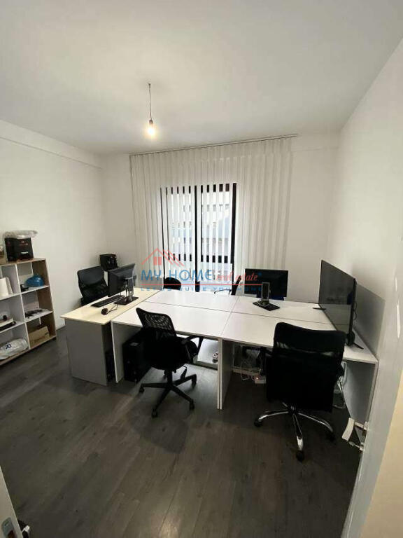 Zyre me qera tek Kompleksi Square 21 ne Tirane