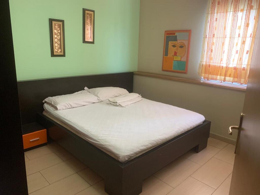 APARTAMENT 2+1 ME QIRA TE GJYKATA