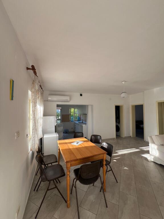 Jepet me qira apartament 3+1 Qytet Studenti