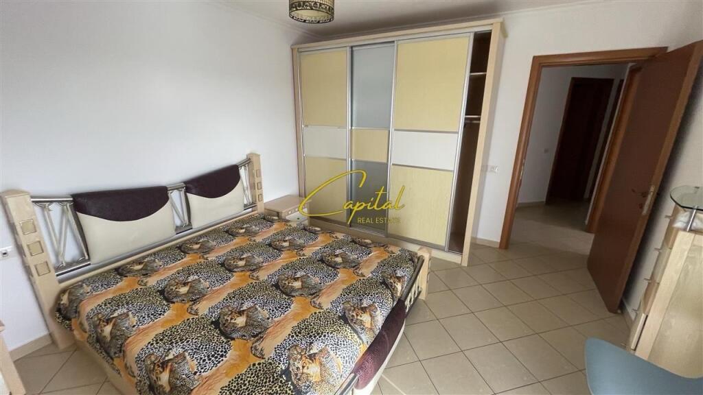 APARTAMENT ME QERA 2+1 +2 SHKOLLA E BASHKUAR 45.000 LEKE