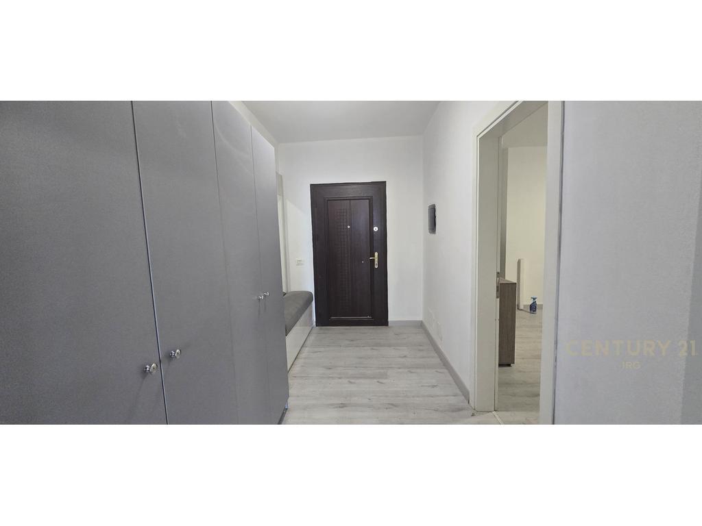 Apartament 2+1 për Qira – I Investuar në Unazën e Re, Astir