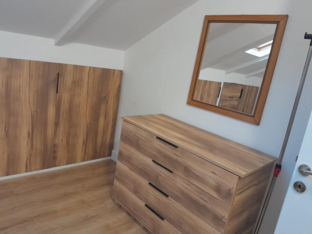APARTAMENT 1+1. 32000 LEKE.UNIVERSITETI I MJEKSISE