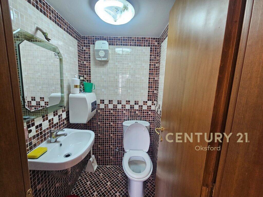 Locale Commerciale in Affitto – Don Bosco, Tirana