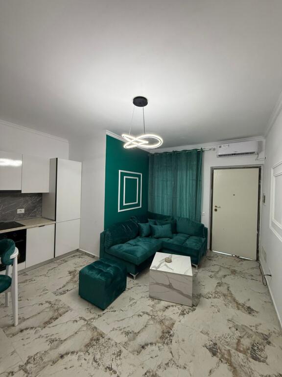Shitet Apartament 1+1 plus depo dhe parkim