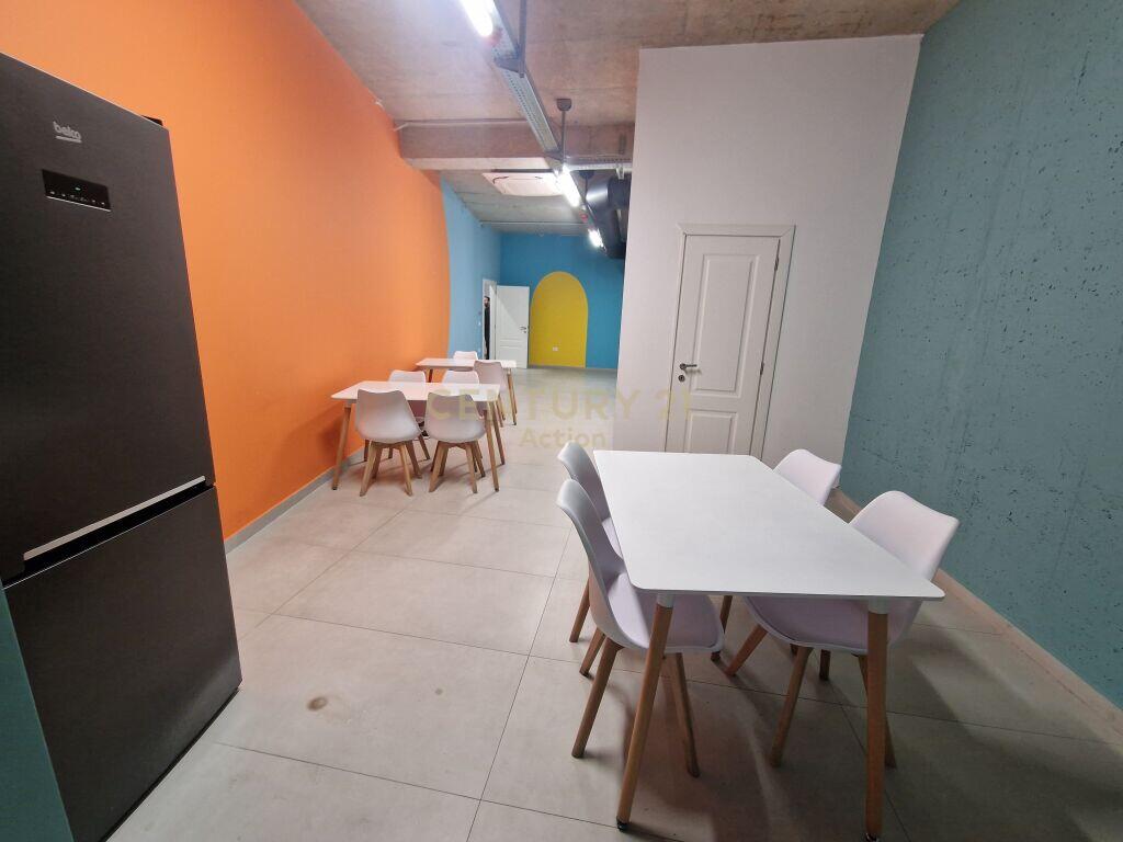LEDA (Action105534) AFFITTASI EDIFICIO DI SERVIZIO DI 5 PIANI, SAUK I RI - TIRANA ‼️ Prezzo su richiesta /Mese