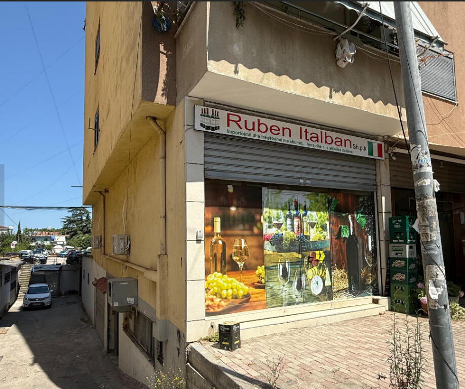 Shitet ambjent biznesi ne Laprake