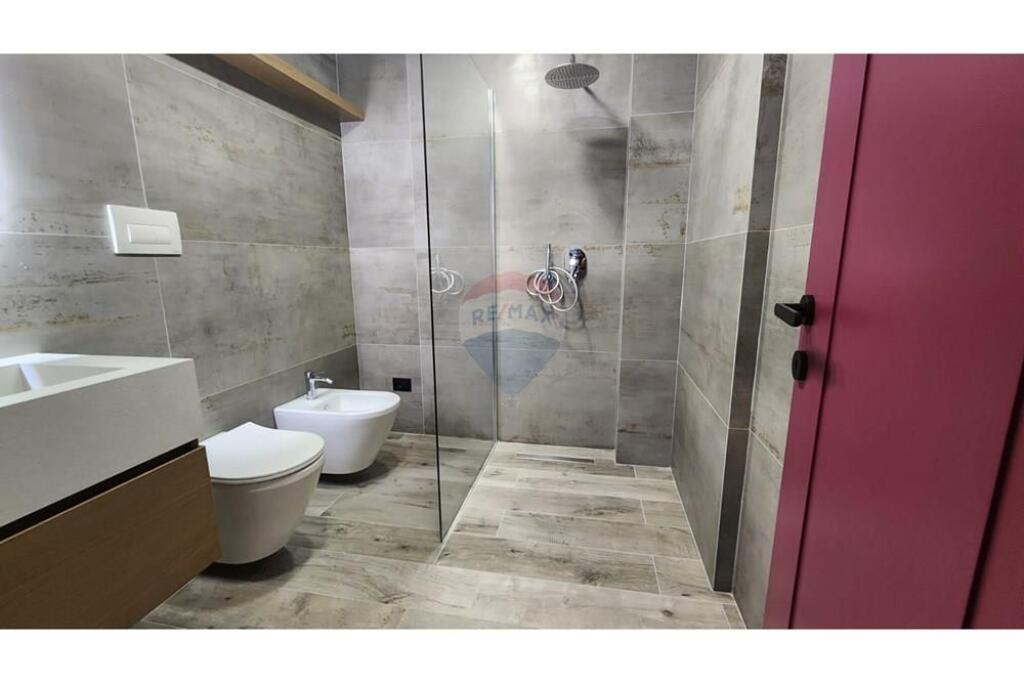 APARTAMENT 2+1+2 PER QIRA PRANE TEG