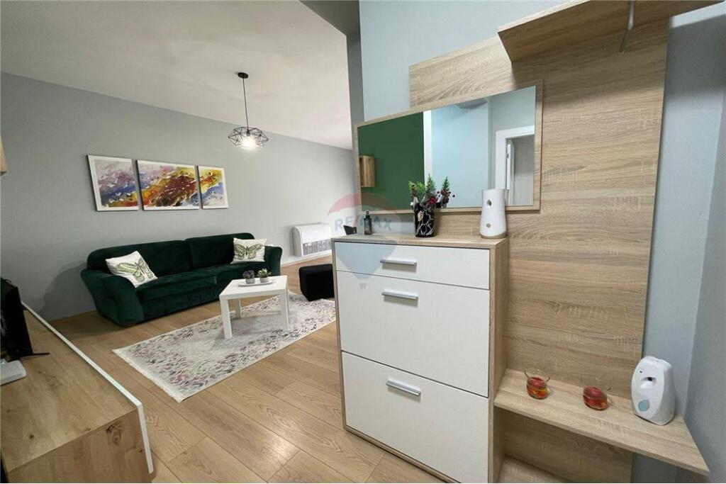 Apartment 2+1 for rent at Fusha e Aviacionit!
