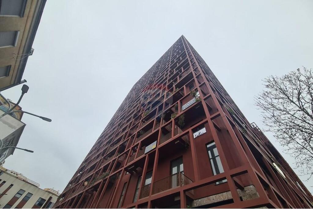 Locale commerciale in affitto presso Garden Building!