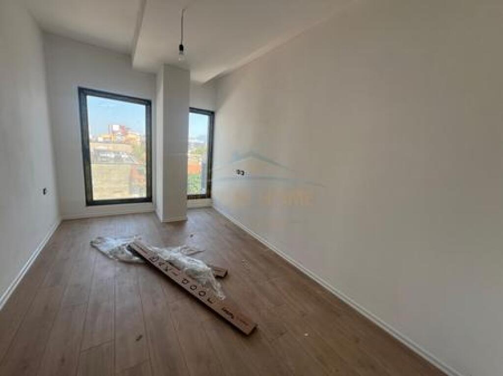 For sale, Apartment 2+1+2, Barrikadave Street, Tirana