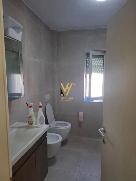 JEPET APARTAMENT 1+1 ME QIRA NE VASIL SHANTO 550 EURO