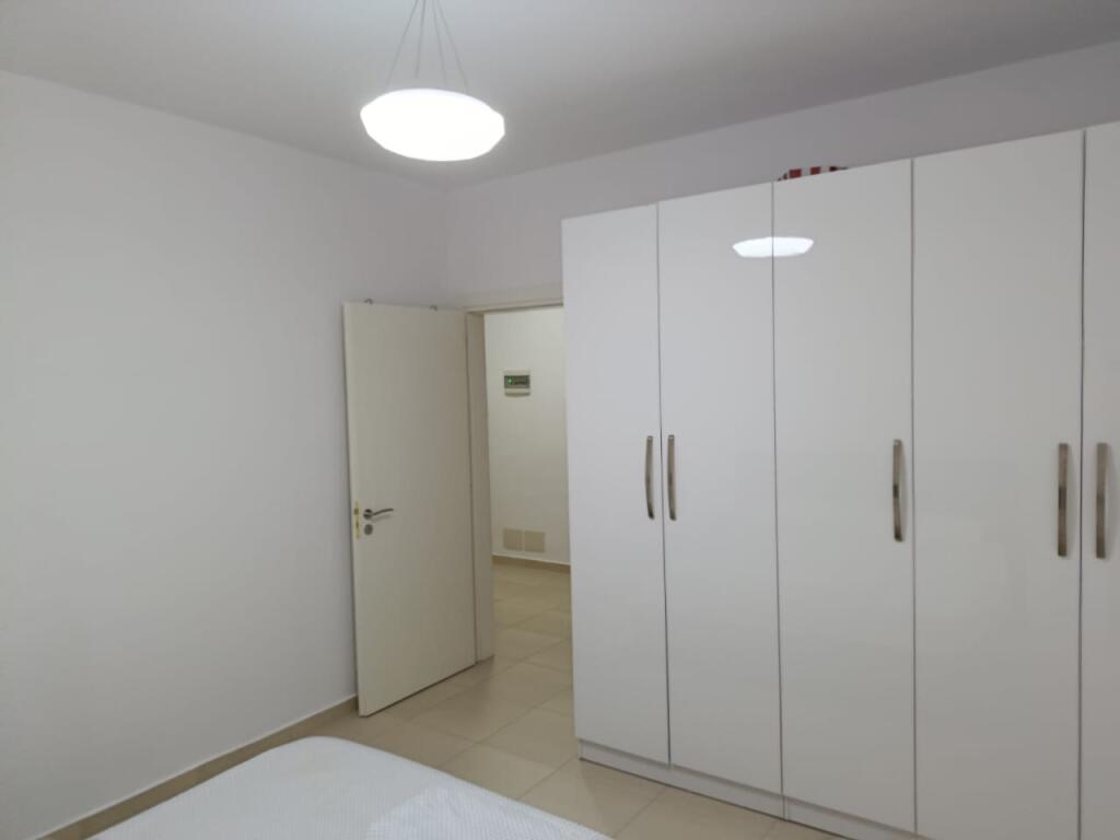 Appartamento in affitto vicino a Vila Gold (Via Dibrës). Palazzo nuovo