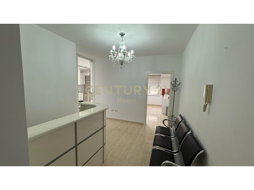 Office / Clinic for Rent – Paris Commune, Tirana