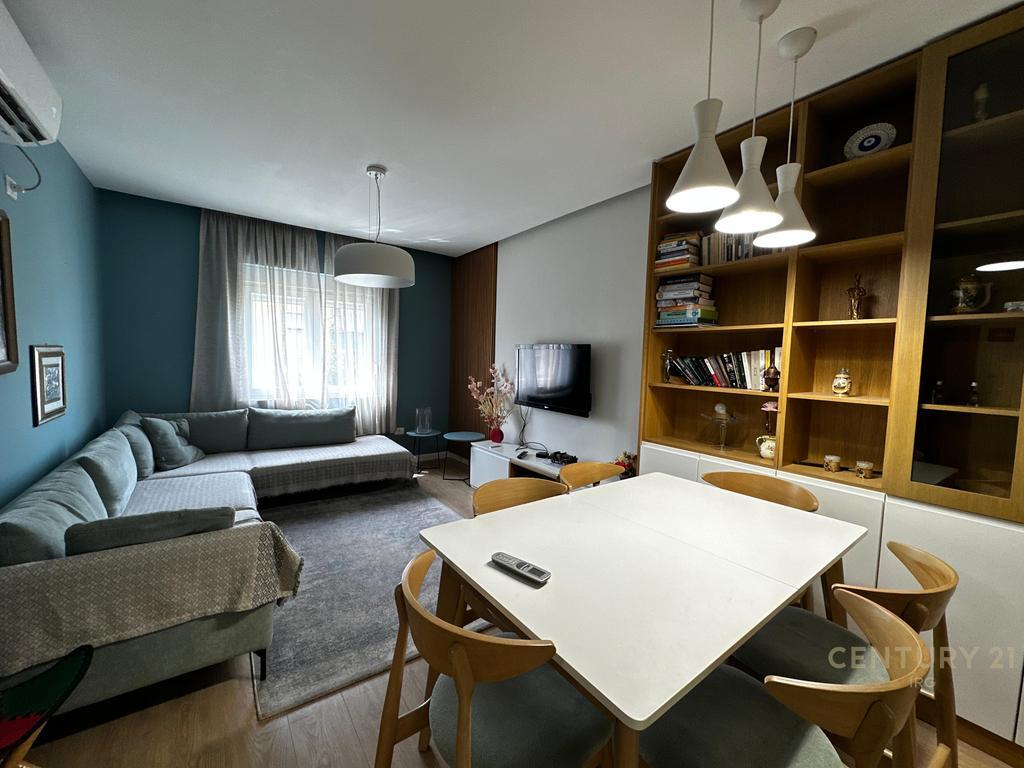 APARTAMENT 2+1 ME QIRA – RRUGA E DURRËSIT | TOTALISHT I INVESTUAR