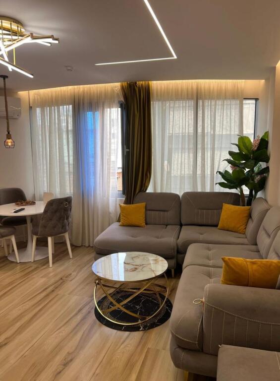 super apartament me qira 2 minuta nga qendra