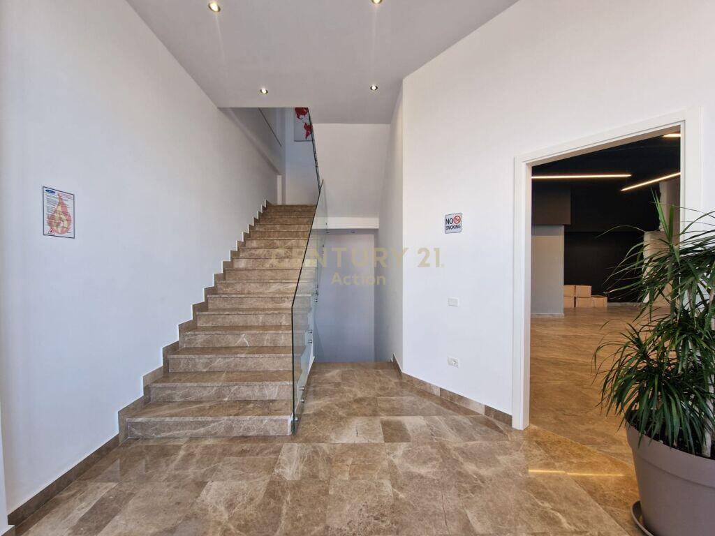 LEDA (Action105534) AFFITTASI EDIFICIO DI SERVIZIO DI 5 PIANI, SAUK I RI - TIRANA ‼️ Prezzo su richiesta /Mese