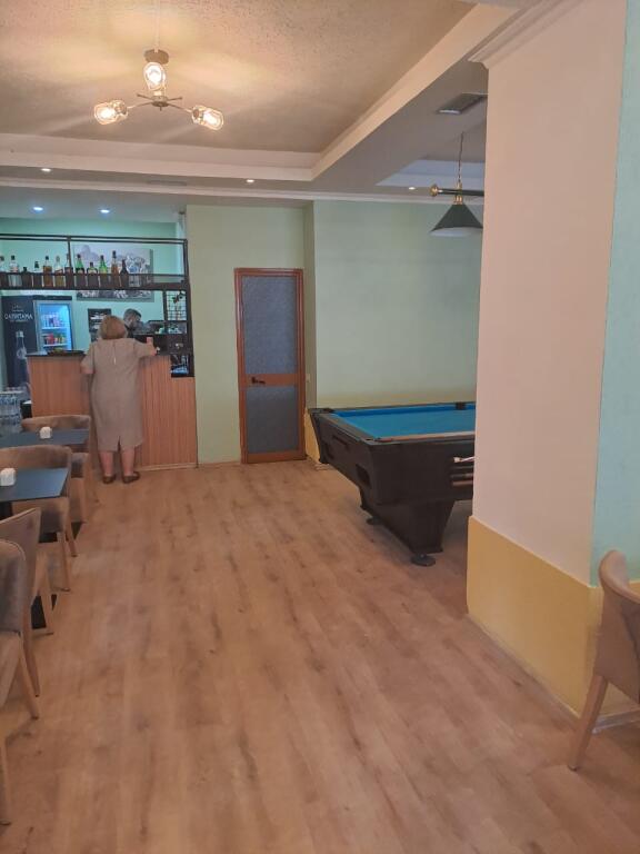 Negozio in vendita 65 m2 presso il Comune di Parigi, via Bilal Golemi