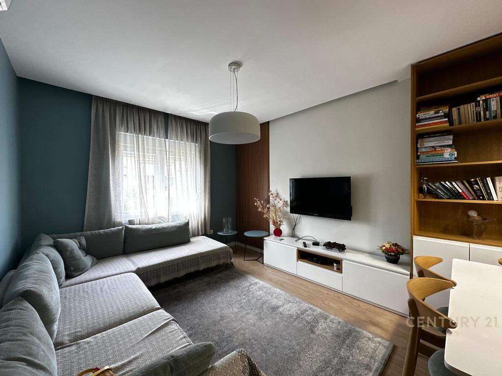 APARTAMENT 2+1 ME QIRA – RRUGA E DURRËSIT | TOTALISHT I INVESTUAR