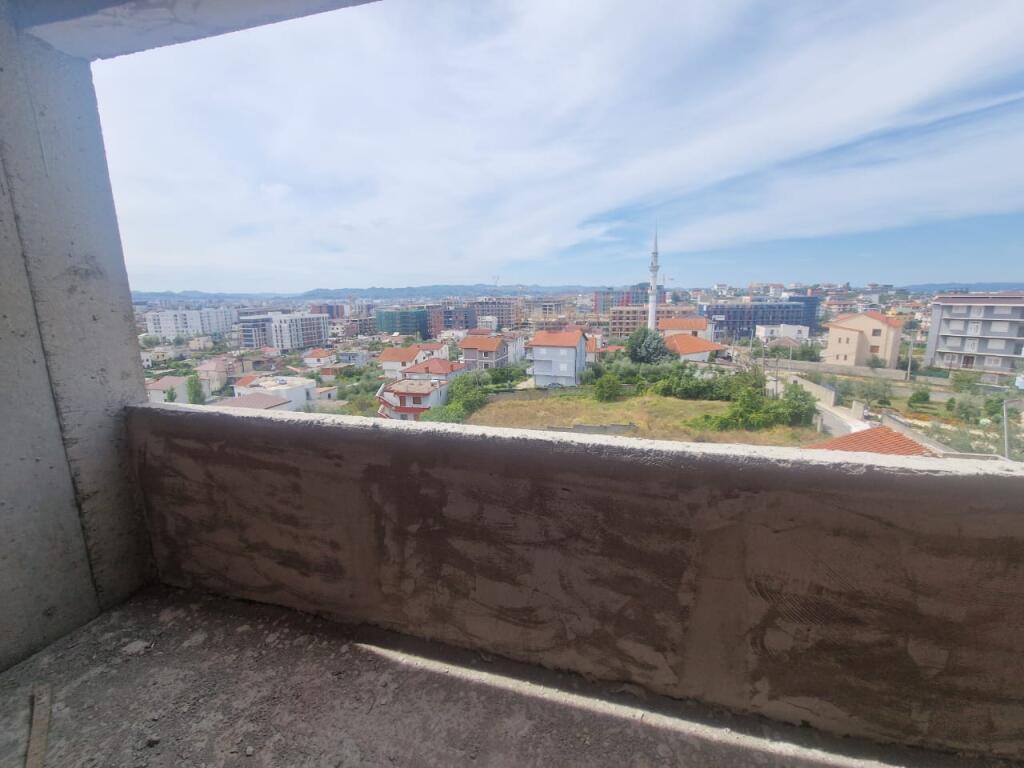 Shitet apartament 1+1 ne Kompleksin ne ndertim "Shehu Residence" ne Paskuqan