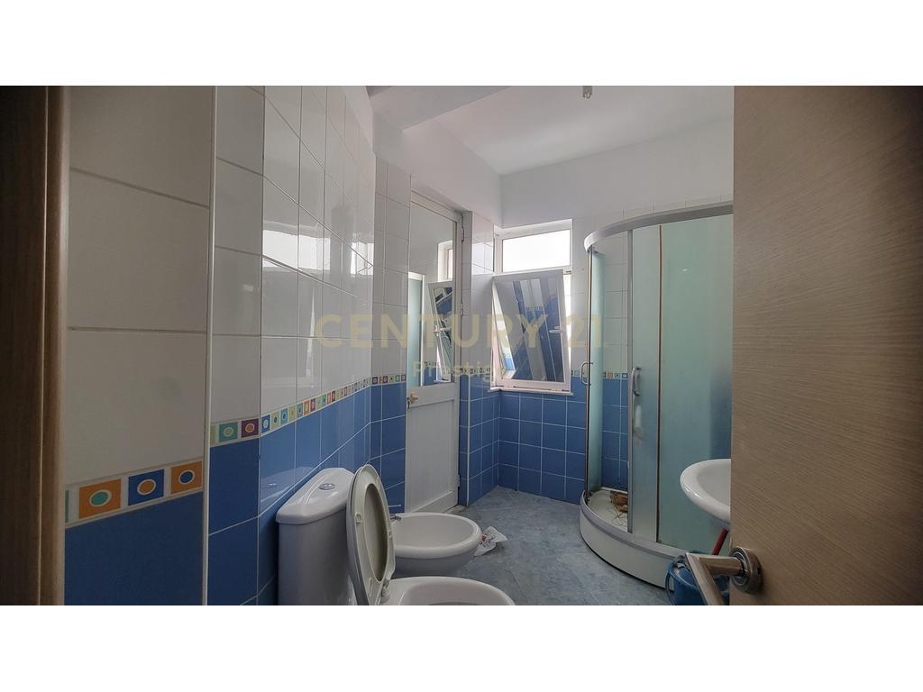 Apartament 3+1+2 me Qira – Pranë Shkollës së Baletit, Tiranë