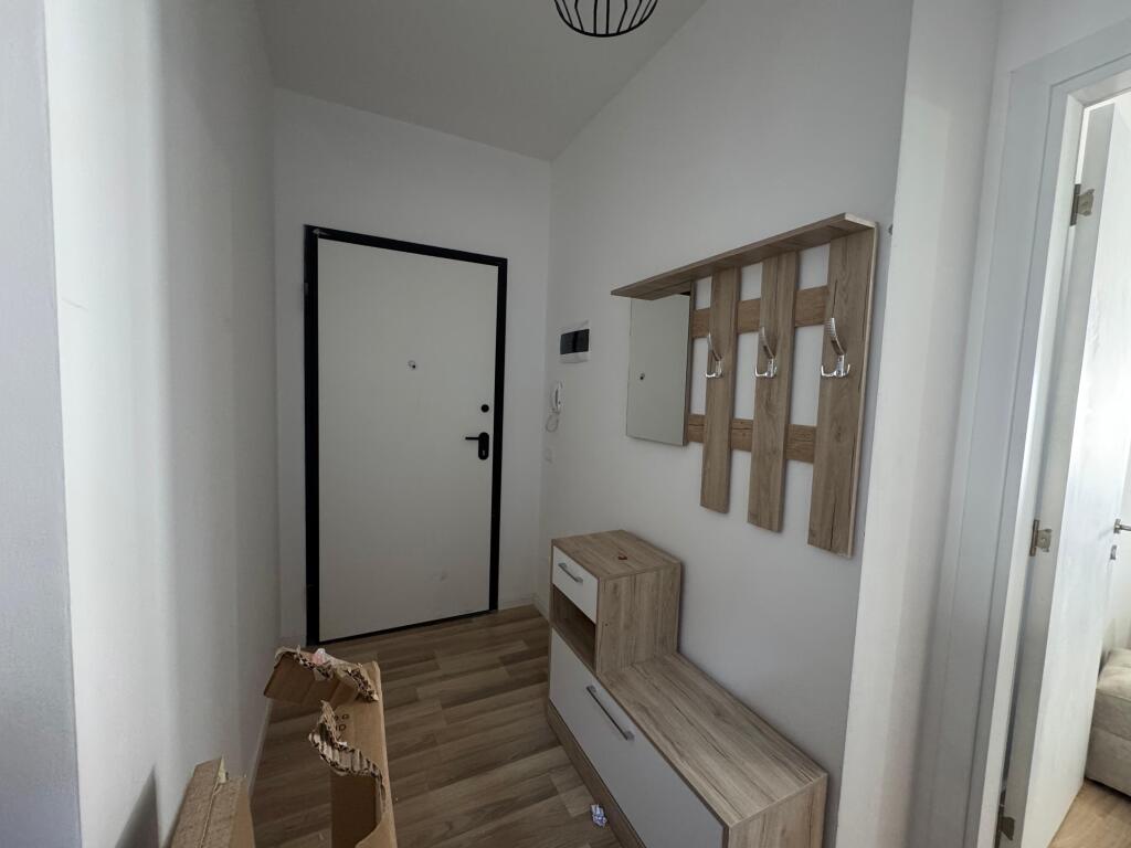 📢 Apartament me qira në Astir 	•	🏠 Tipi: 1+1 	•	📍 Zona: Astir 	•	🏢 Kati: 5 (pallat i ri me ashensor) 	•	🛋️ Gjendja: I sapomobiluar 	•	💶 Çmimi: 500 € / muaj  
